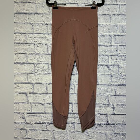 Lululemon
Nulu Craft Mesh Leggings size 6 - Picture 10 of 15